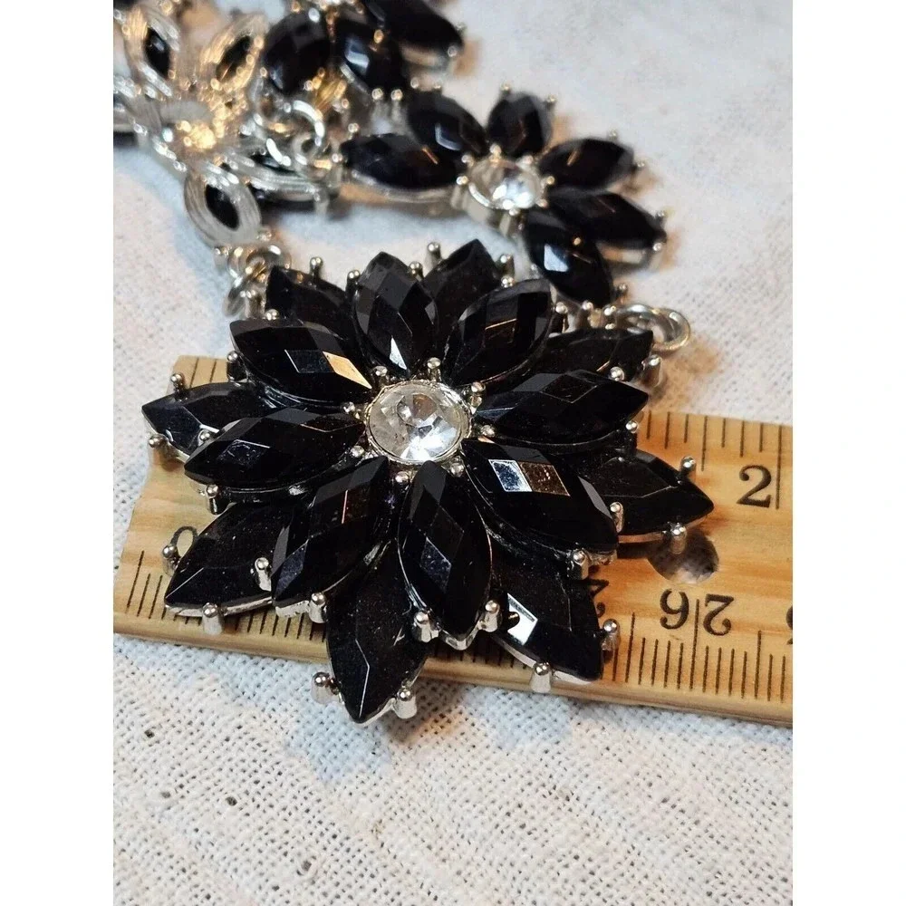 Fashion Chunky Statement Black Floral Pendant Silver Tone Chain Jewelry Necklace